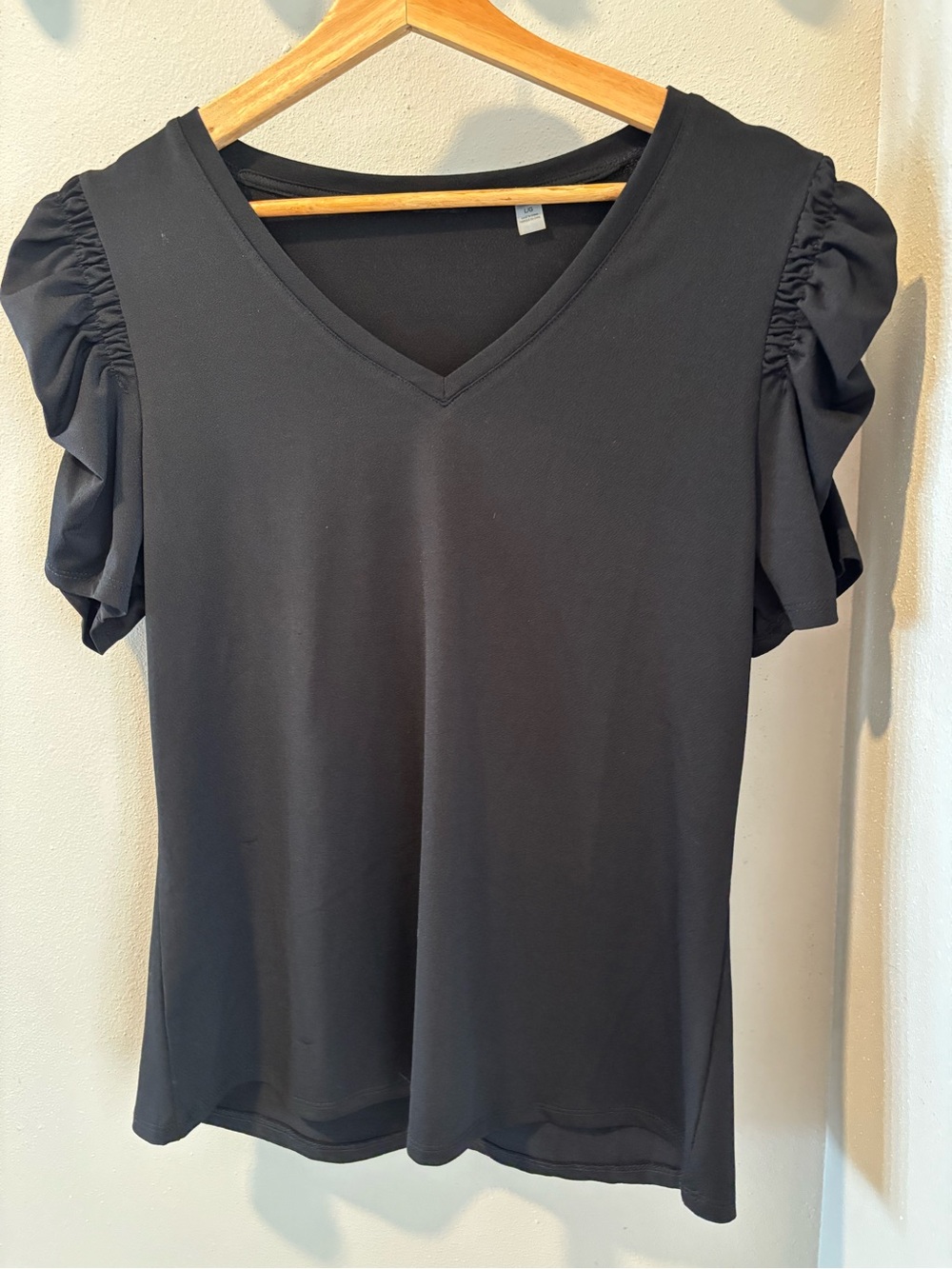 Tahari Black V-Neck Puff Sleeve Blouse